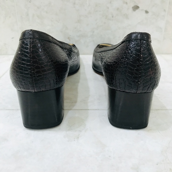 SALVATORE FERRAGAMO {8A2} Brown Embossed Leather Pumps - Picture 9 of 15